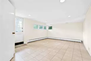 906 Bromton Dr, Westbury, NY 11590 - Photo 28