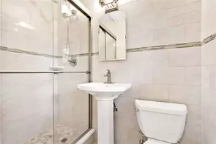 906 Bromton Dr, Westbury, NY 11590 - Photo 20