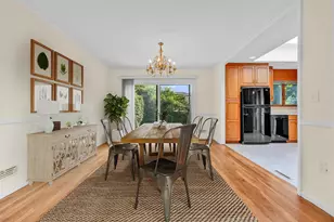 906 Bromton Dr, Westbury, NY 11590 - Photo 22