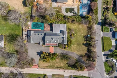 233 Narragansett Avenue, Lawrence, NY 11559 - Photo 26