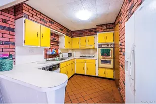 58-83 57th Rd, Maspeth, NY 11378 - Photo 8