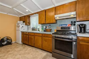 413 Vassar Rd, Poughkeepsie, NY 12603 - Photo 30