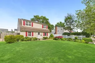 335 Loring Rd, Levittown, NY 11756 - Photo 2