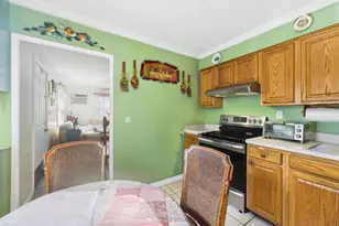 335 Loring Rd, Levittown, NY 11756 - Photo 8