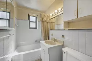 91-49 153rd Ave, Howard Beach, NY 11414 - Photo 16