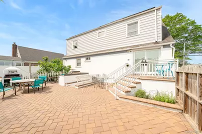 136 Wardwell Road, Mineola, NY 11501 - Photo 4