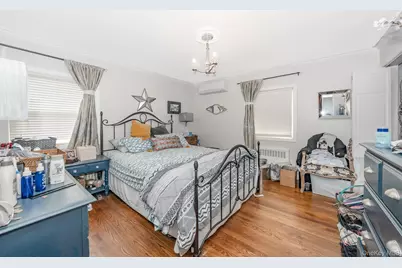 136 Wardwell Road, Mineola, NY 11501 - Photo 18