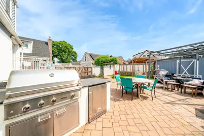 136 Wardwell Road, Mineola, NY 11501 - Photo 6