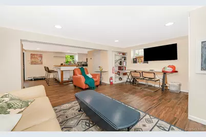 136 Wardwell Road, Mineola, NY 11501 - Photo 14