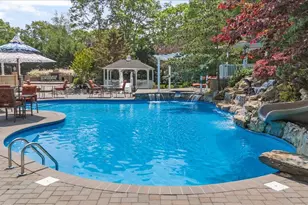 135 Millet St N, Dix Hills, NY 11746 - Photo 36