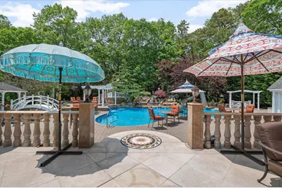 135 Millet Street N, Dix Hills, NY 11746 - Photo 42