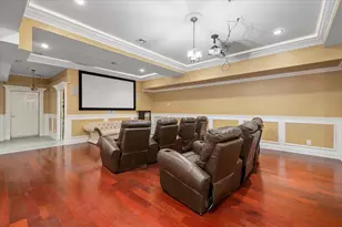 135 Millet St N, Dix Hills, NY 11746 - Photo 32