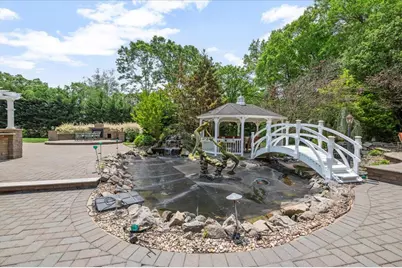 135 Millet Street N, Dix Hills, NY 11746 - Photo 44