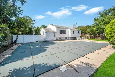 224 Oakland Avenue, Deer Park, NY 11729 - Photo 12