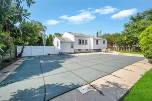 224 Oakland Ave, Deer Park, NY 11729 - Photo 12