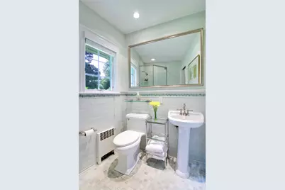 100 Gristmill Lane, Manhasset, NY 11030 - Photo 18