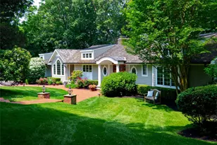 100 Gristmill Ln, Manhasset, NY 11030 - Photo 36