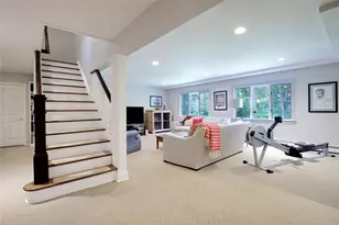 100 Gristmill Ln, Manhasset, NY 11030 - Photo 24