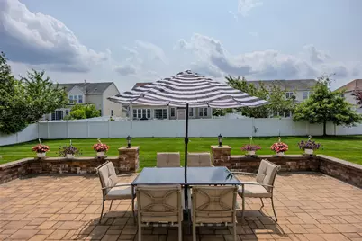 9 Avolet Court, Mount Sinai, NY 11766 - Photo 6