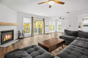 11 Woods Brooke Ln, Yorktown Heights, NY 10598 - Photo 2