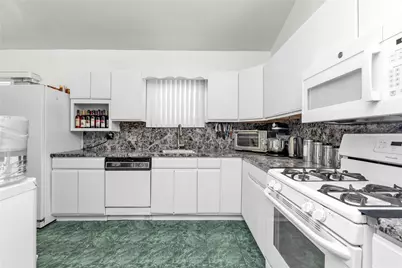 181 Oak Street, West Hempstead, NY 11552 - Photo 6