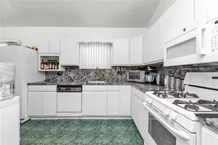 181 Oak St, West Hempstead, NY 11552 - Photo 6