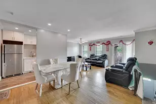 43 Artist Lake Dr, Middle Island, NY 11953 - Photo 4