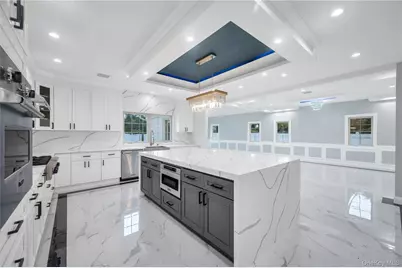 16 Violet Avenue, Hicksville, NY 11801 - Photo 10