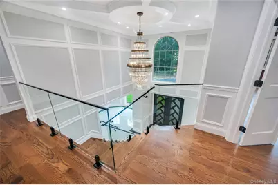 16 Violet Avenue, Hicksville, NY 11801 - Photo 8