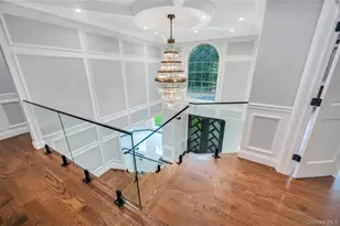 16 Violet Ave, Hicksville, NY 11801 - Photo 8