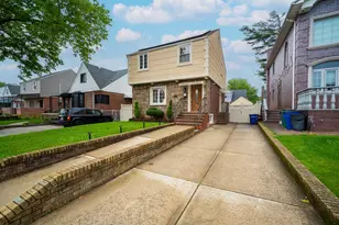 67-23 182nd St, Fresh Meadows, NY 11365 - Photo 2