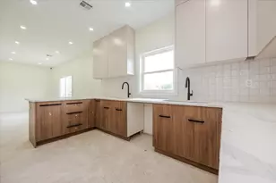 344 Bayview Ave, Inwood, NY 11096 - Photo 6