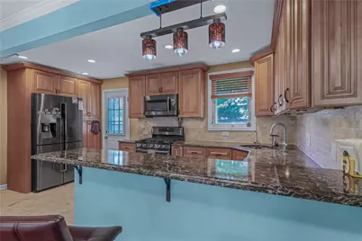 72 Harris Avenue, Hewlett, NY 11557 - Photo 12