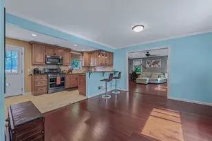 72 Harris Ave, Hewlett, NY 11557 - Photo 8