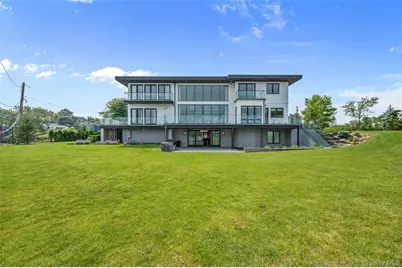 70 Candy Ln, Great Neck, NY 11023 - Photo 34