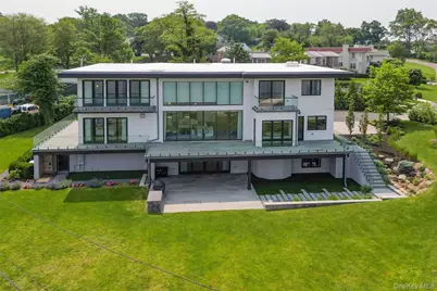 70 Candy Ln, Great Neck, NY 11023 - Photo 28