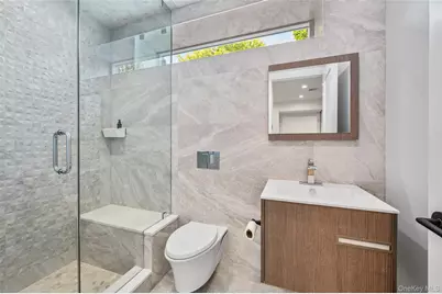 70 Candy Ln, Great Neck, NY 11023 - Photo 42