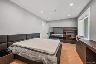 70 Candy Ln, Great Neck, NY 11023 - Photo 24