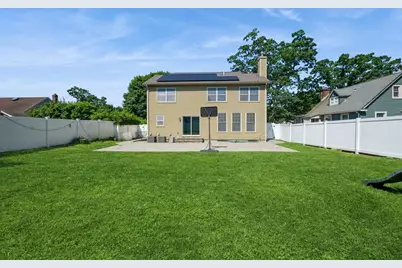 413 Robyn Place, East Meadow, NY 11554 - Photo 38