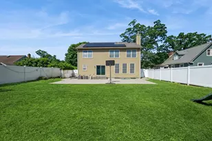 413 Robyn Pl, East Meadow, NY 11554 - Photo 38