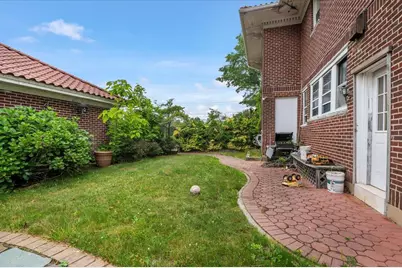 345 Broadway, Lawrence, NY 11559 - Photo 20