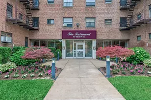 87-50 204th St, Hollis, NY 11423 - Photo 1