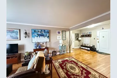 143-50 Hoover Avenue #302, Briarwood, NY 11435 - Photo 2