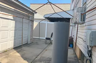 104-16 103 St, Richmond Hill, NY 11419 - Photo 4