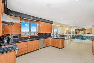 30 Aviva Court, New York, NY 10307 - Photo 14