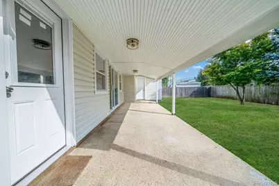 95 Lantern Road, Hicksville, NY 11801 - Photo 32