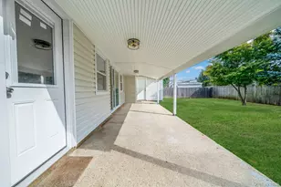 95 Lantern Rd, Hicksville, NY 11801 - Photo 32