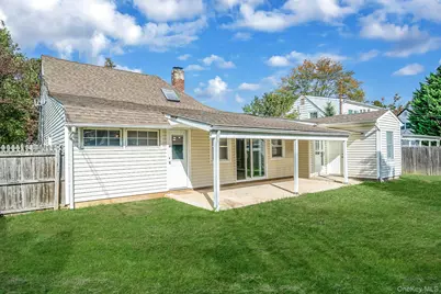 95 Lantern Road, Hicksville, NY 11801 - Photo 36