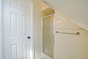 95 Lantern Rd, Hicksville, NY 11801 - Photo 26