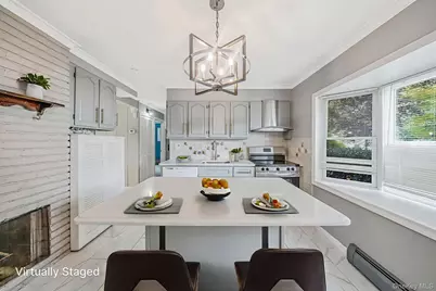 95 Lantern Road, Hicksville, NY 11801 - Photo 4